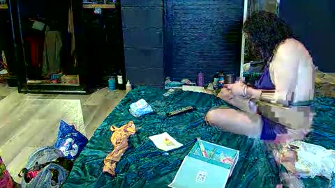 Snapshot of meghanhanx chatting on 12/14/25, 01:00 meghan online show from 12/14/25, 01:00