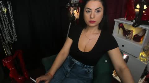 Miss Meghan or MM    online show from 12/11/24, 08:36