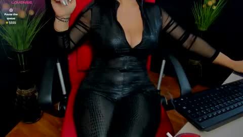 Miss Meghan or MM    online show from 11/19/25, 02:22