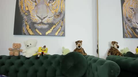 megpalmer online show from 11/12/25, 08:08