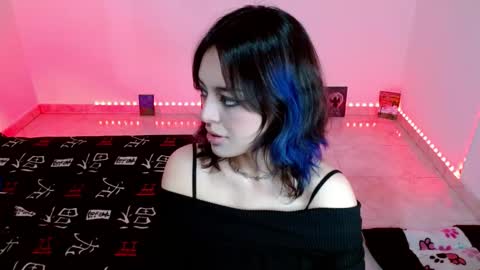 Snapshot of mei04_ chatting on 10/30/25, 03:30 Melissa online show from 10/30/25, 03:30