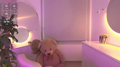 Snapshot of meiis_ chatting on 09/08/25, 10:53 meiis3 online show from 09/08/25, 10:53