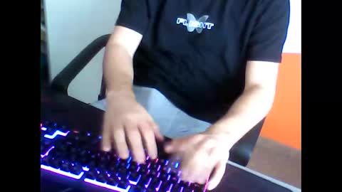 Snapshot of meks5544 chatting on 02/26/25, 01:08 meks5544 online show from 02/26/25, 01:08