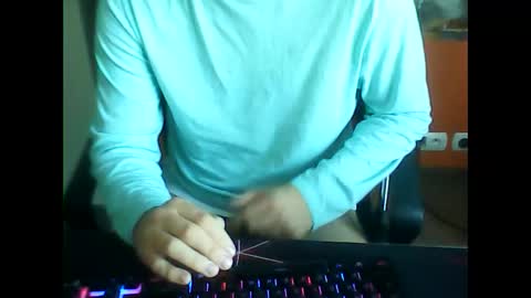 Snapshot of meks5544 chatting on 10/19/25, 08:59 meks5544 online show from 10/19/25, 08:59