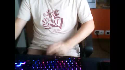 Snapshot of meks5544 chatting on 11/02/25, 11:12 meks5544 online show from 11/02/25, 11:12