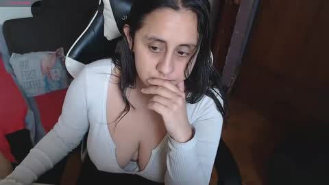 Snapshot of mel_raise chatting on 05/19/26, 02:23 mel raise online show from 05/19/26, 02:23