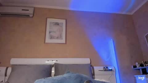  Start every day 2000 - 700 online show from 09/24/25, 11:30