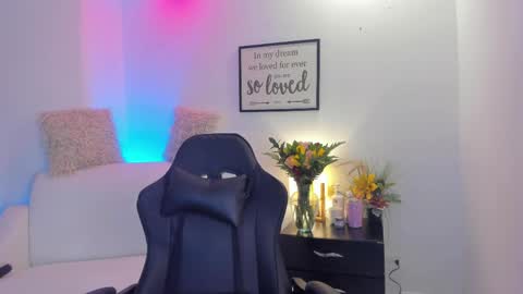 melan_owen online show from 06/08/26, 11:10