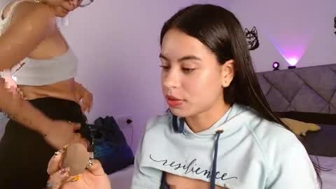 Snapshot of melani_bear chatting on 04/23/26, 05:04 MELANI online show from 04/23/26, 05:04