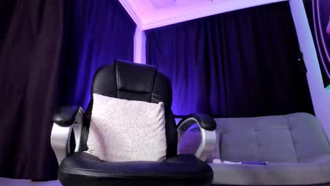 melani greyy online show from 02/18/25, 11:19