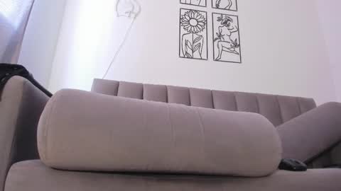 melani greyy online show from 10/28/25, 09:17