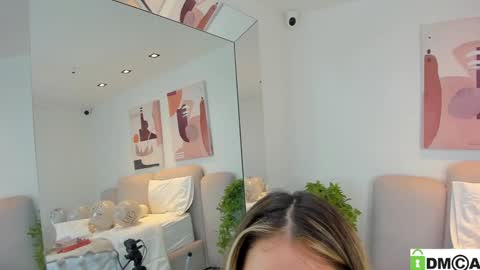 Melanie Baez online show from 01/28/25, 08:57