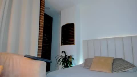 Snapshot of melanie_diaz chatting on 02/20/26, 02:19 melanie_diaz online show from 02/20/26, 02:19