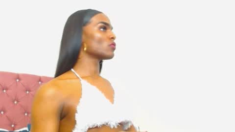 Snapshot of melanie_escobar chatting on 02/17/25, 04:20 Melanie online show from 02/17/25, 04:20