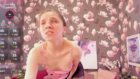 Snapshot of melanie_grant chatting on 02/21/25, 04:37 Melanie online show from 02/21/25, 04:37