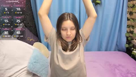 Snapshot of melanie_grant chatting on 11/01/25, 09:33 Melanie online show from 11/01/25, 09:33