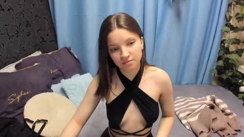 Snapshot of melanie_grant chatting on 11/18/25, 08:52 Melanie online show from 11/18/25, 08:52