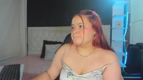 Snapshot of melanie_hh chatting on 02/25/25, 04:14 Melanie  online show from 02/25/25, 04:14
