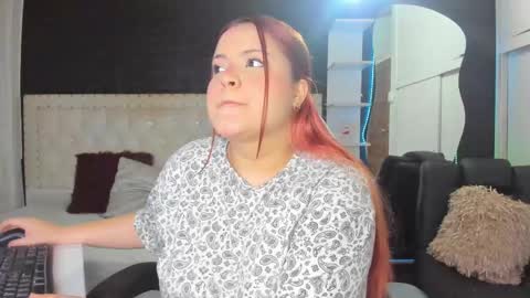 Snapshot of melanie_hh chatting on 03/11/25, 04:10 Melanie  online show from 03/11/25, 04:10