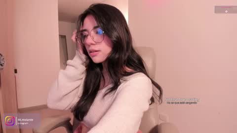 Snapshot of melanie_owo chatting on 09/18/25, 10:12 Melanie online show from 09/18/25, 10:12