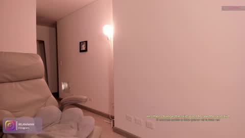 Snapshot of melanie_owo chatting on 10/30/25, 10:54 Melanie online show from 10/30/25, 10:54