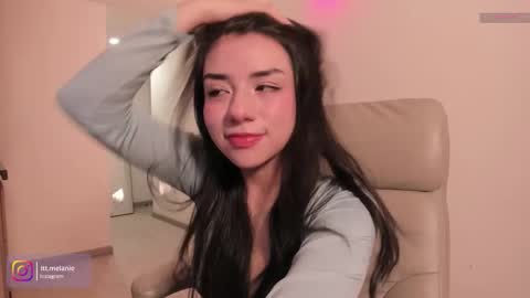 Snapshot of melanie_owo chatting on 11/04/25, 10:31 Melanie online show from 11/04/25, 10:31