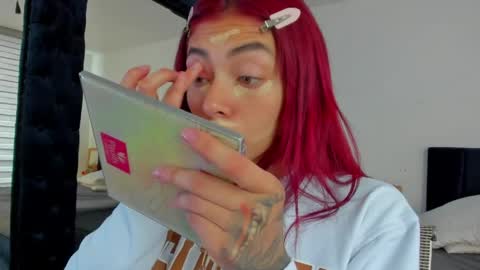 Melanie roux  online show from 04/14/26, 12:44