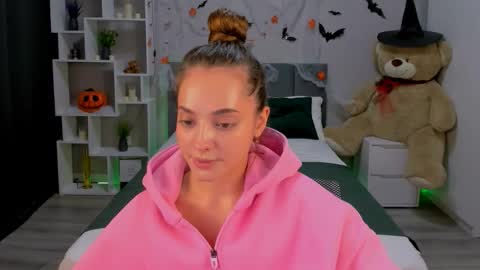 MelanieAlves online show from 10/20/25, 06:08