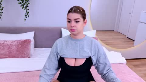 Snapshot of melaniecarterr chatting on 11/07/25, 04:18 Melanie online show from 11/07/25, 04:18