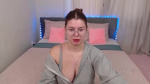 Snapshot of melaniecarterr chatting on 11/23/25, 05:07 Melanie online show from 11/23/25, 05:07