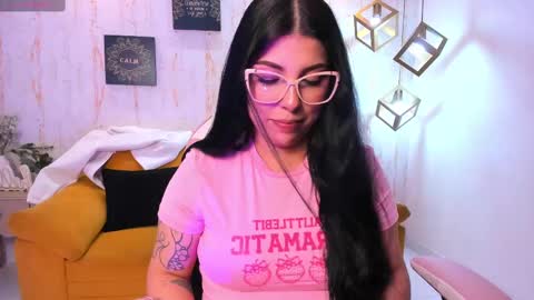 Snapshot of melaniegrayx chatting on 02/17/25, 06:26 melaniegrayx online show from 02/17/25, 06:26