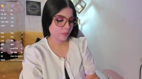 Snapshot of melaniegrayx chatting on 02/18/25, 05:53 melaniegrayx online show from 02/18/25, 05:53