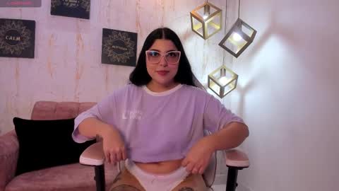 Snapshot of melaniegrayx chatting on 02/20/25, 02:46 melaniegrayx online show from 02/20/25, 02:46
