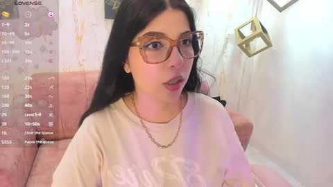 Snapshot of melaniegrayx chatting on 03/06/25, 02:29 melaniegrayx online show from 03/06/25, 02:29