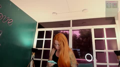 Melanie Roux online show from 11/06/25, 11:44