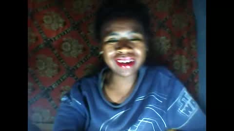 Snapshot of melanih chatting on 10/15/25, 10:32 melanih online show from 10/15/25, 10:32