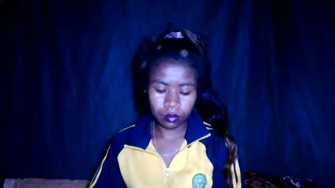 melanih online show from 05/25/26, 04:18