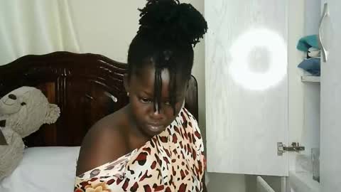 Snapshot of melanin_juicey8 chatting on 05/18/26, 05:35 melanin_juicey8 online show from 05/18/26, 05:35