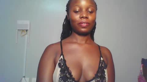 Snapshot of melanin_sassy96 chatting on 12/04/24, 03:48 bad lil shawry online show from 12/04/24, 03:48