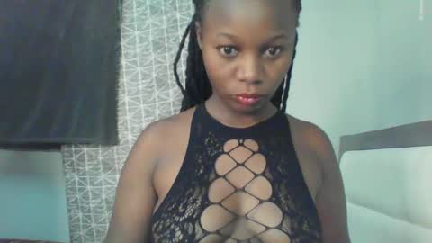 Snapshot of melanin_sassy96 chatting on 12/08/24, 01:13 bad lil shawry online show from 12/08/24, 01:13