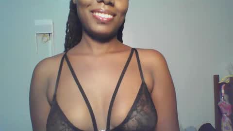 Snapshot of melanin_sassy96 chatting on 12/11/24, 01:17 bad lil shawry online show from 12/11/24, 01:17