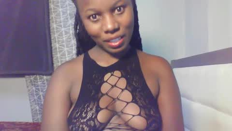 Snapshot of melanin_sassy96 chatting on 12/12/24, 09:04 bad lil shawry online show from 12/12/24, 09:04