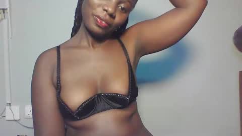 Snapshot of melanin_sassy96 chatting on 12/16/24, 01:53 bad lil shawry online show from 12/16/24, 01:53