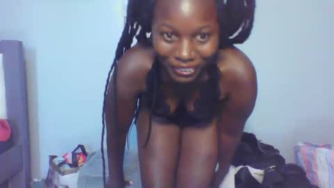 Snapshot of melanin_sassy96 chatting on 01/10/25, 01:20 bad lil shawry online show from 01/10/25, 01:20