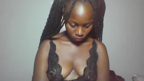 Snapshot of melanin_sassy96 chatting on 01/11/25, 01:37 bad lil shawry online show from 01/11/25, 01:37