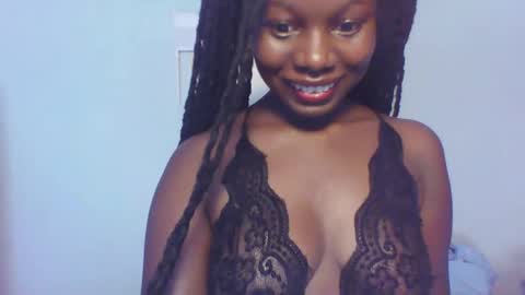 Snapshot of melanin_sassy96 chatting on 01/11/25, 08:00 bad lil shawry online show from 01/11/25, 08:00