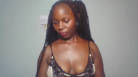Snapshot of melanin_sassy96 chatting on 01/16/25, 09:30 bad lil shawry online show from 01/16/25, 09:30