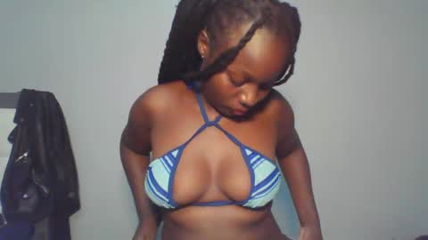 Snapshot of melanin_sassy96 chatting on 01/26/25, 11:29 bad lil shawry online show from 01/26/25, 11:29
