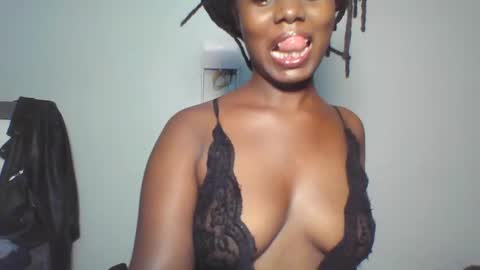 Snapshot of melanin_sassy96 chatting on 01/27/25, 09:00 bad lil shawry online show from 01/27/25, 09:00