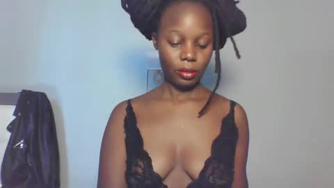 Snapshot of melanin_sassy96 chatting on 01/28/25, 09:41 bad lil shawry online show from 01/28/25, 09:41